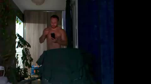 Snapshot of t_huracane chatting on October 1, 4:55 pm Huracane online show from October 1, 4:55 pm