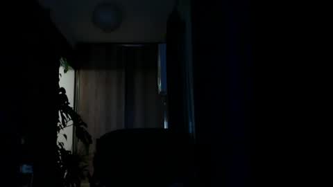 Snapshot of t_huracane chatting on December 9, 6:19 pm Huracane online show from December 9, 6:19 pm