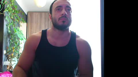 Snapshot of t_huracane chatting on February 20, 7:34 am Huracane online show from February 20, 7:34 am