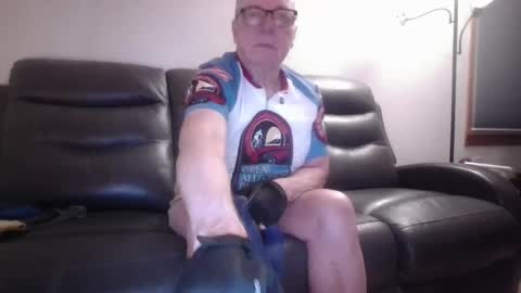 tacrunner66_ online show from January 19, 2:38 pm