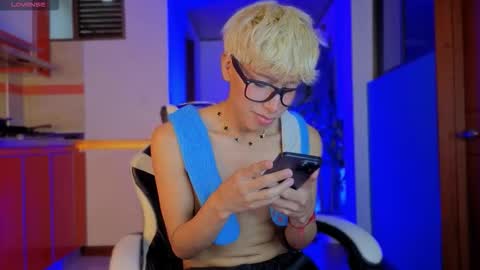 taichi online show from February 3, 12:08 am