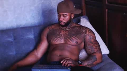 Tairon Tucke online show from January 31, 9:59 pm