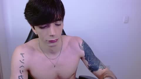 takeru___ online show from November 25, 8:55 pm