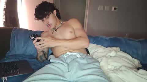 TallTatsAndHandsome online show from February 21, 10:27 am