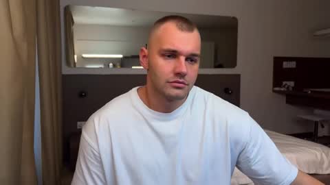 Snapshot of tasty_justin chatting on September 19, 4:24 am My shows 2100500 UTC3 online show from September 19, 4:24 am