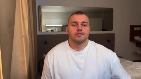 Snapshot of tasty_justin chatting on September 29, 5:50 am My shows 2100500 UTC3 online show from September 29, 5:50 am