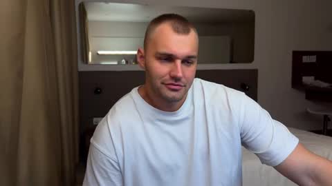 Snapshot of tasty_justin chatting on September 26, 5:10 pm My shows 2100500 UTC3 online show from September 26, 5:10 pm