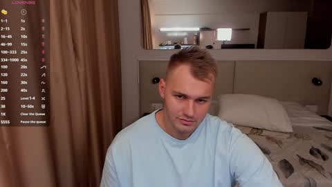 Snapshot of tasty_justin chatting on December 14, 10:50 pm My shows 2100500 UTC3 online show from December 14, 10:50 pm