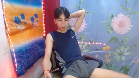 Snapshot of tastylicious_kim chatting on December 22, 7:44 am Ask me online show from December 22, 7:44 am