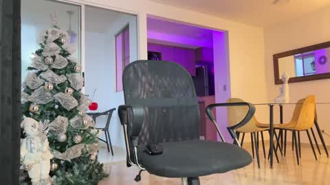 Jonathan  Juan online show from December 7, 10:56 am