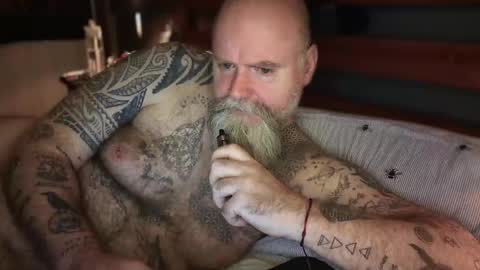 Snapshot of tattooeddilf01 chatting on October 28, 12:13 am Tattooeddilf 01 online show from October 28, 12:13 am
