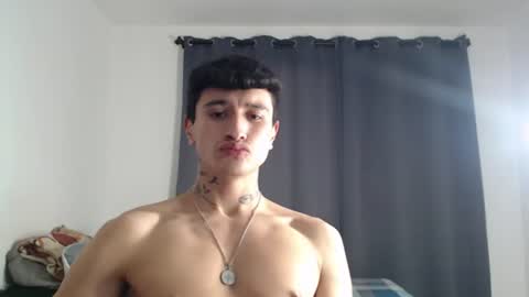independent model online show from June 30, 10:16 am