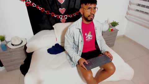 taylormaccurdy_ online show from September 16, 4:30 pm