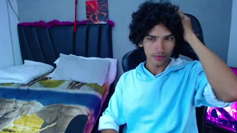 Tayron online show from May 28, 4:05 pm
