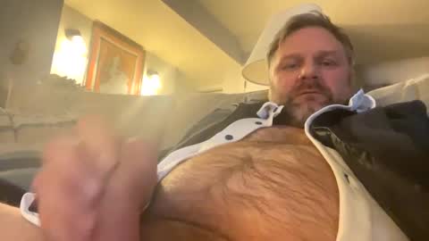 Snapshot of tbiz82 chatting on March 6, 5:57 am Tbiz82 online show from March 6, 5:57 am