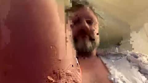 Snapshot of tbiz82 chatting on January 25, 6:45 am Tbiz82 online show from January 25, 6:45 am