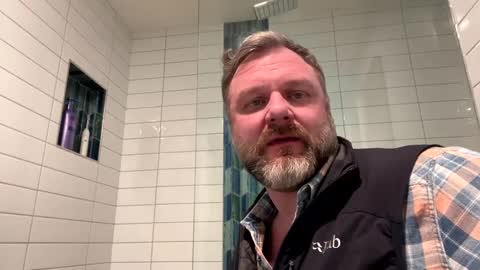 Snapshot of tbiz82 chatting on February 8, 1:43 am Tbiz82 online show from February 8, 1:43 am