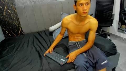 Tedy online show from April 18, 7:58 pm