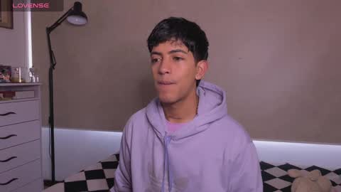 teo browny online show from November 18, 12:42 pm