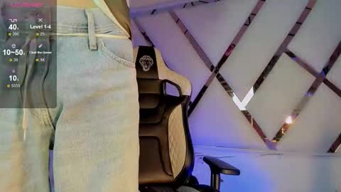 thanier_18 online show from March 29, 7:58 pm