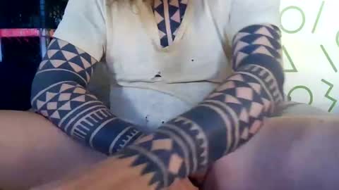 chrisy online show from April 11, 12:52 pm