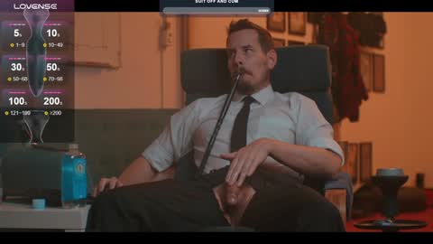 Snapshot of the_dilf chatting on December 26, 10:16 am The DILF -  online show from December 26, 10:16 am