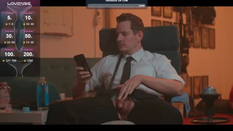 Snapshot of the_dilf chatting on January 12, 7:10 pm The DILF -  online show from January 12, 7:10 pm