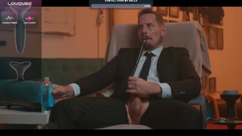 Snapshot of the_dilf chatting on December 6, 5:55 pm The DILF -  online show from December 6, 5:55 pm