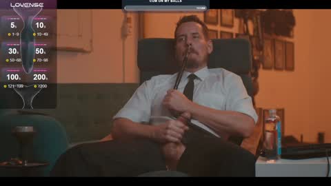 Snapshot of the_dilf chatting on December 17, 3:17 pm The DILF -  online show from December 17, 3:17 pm