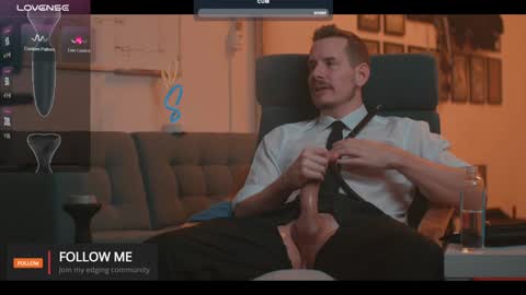 Snapshot of the_dilf chatting on February 7, 8:20 pm The DILF -  online show from February 7, 8:20 pm