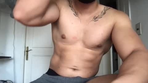 Snapshot of thearcher56 chatting on October 23, 6:22 pm thearcher56 online show from October 23, 6:22 pm