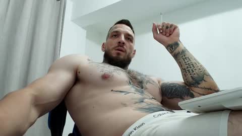 Snapshot of thebestmuscles chatting on September 20, 8:42 pm John online show from September 20, 8:42 pm