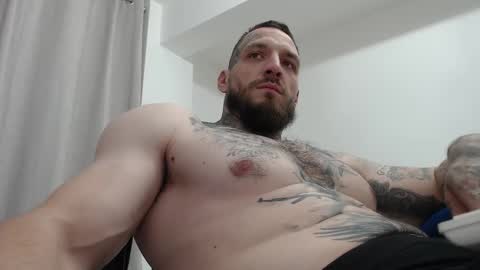 Snapshot of thebestmuscles chatting on October 15, 7:21 pm John online show from October 15, 7:21 pm