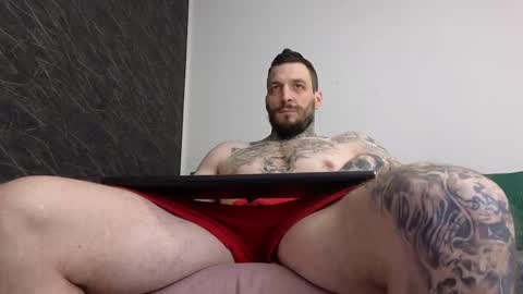 Snapshot of thebestmuscles chatting on February 16, 7:48 am John online show from February 16, 7:48 am