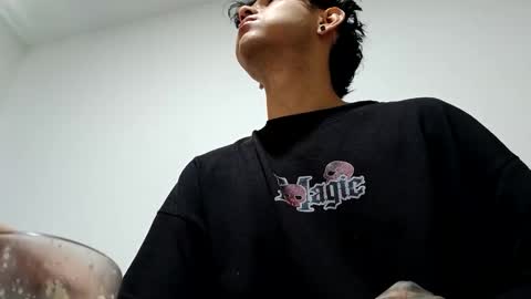 thebluesky_18 online show from October 16, 4:04 pm