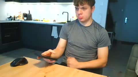 thecuteguy144949 online show from November 8, 11:13 am