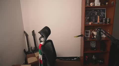 Wolf Independent model online show from April 14, 4:39 pm