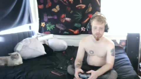 fuzzyfox online show from September 20, 6:08 pm