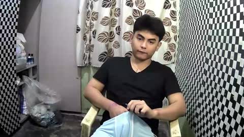 Snapshot of thehugecomeback chatting on January 20, 4:55 pm Xerxis online show from January 20, 4:55 pm