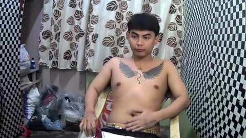 Snapshot of thehugecomeback chatting on January 28, 5:56 pm Xerxis online show from January 28, 5:56 pm