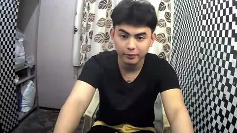 Snapshot of thehugecomeback chatting on January 18, 3:59 pm Xerxis online show from January 18, 3:59 pm