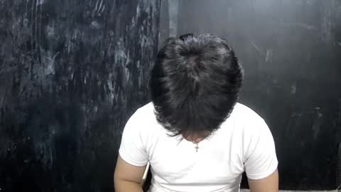 Snapshot of thehugecomeback chatting on March 6, 3:24 pm Xerxis online show from March 6, 3:24 pm