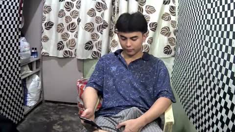 Snapshot of thehugecomeback chatting on January 23, 5:52 pm Xerxis online show from January 23, 5:52 pm