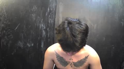 Snapshot of thehugecomeback chatting on February 11, 8:31 pm Xerxis online show from February 11, 8:31 pm