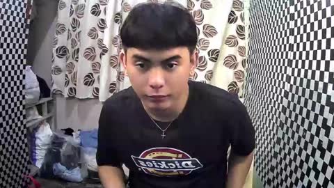 Snapshot of thehugecomeback chatting on January 30, 4:24 pm Xerxis online show from January 30, 4:24 pm