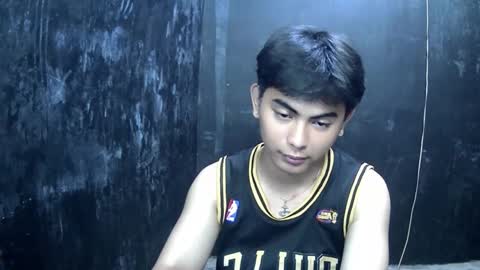 Snapshot of thehugecomeback chatting on February 21, 5:31 pm Xerxis online show from February 21, 5:31 pm