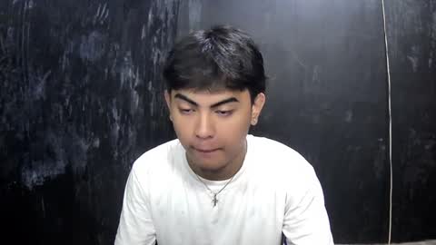 Snapshot of thehugecomeback chatting on February 16, 11:37 pm Xerxis online show from February 16, 11:37 pm