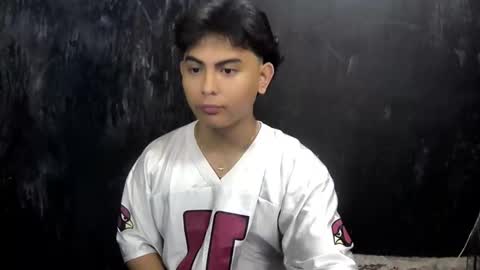 Snapshot of thehugecomeback chatting on March 10, 2:37 pm Xerxis online show from March 10, 2:37 pm