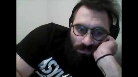 Snapshot of theironbulll chatting on February 12, 4:01 am Iron online show from February 12, 4:01 am