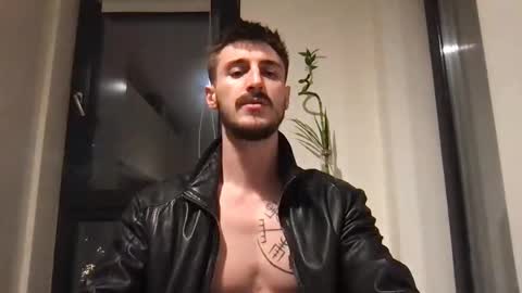 Snapshot of thejoker888 chatting on December 9, 9:33 pm Master Joker online show from December 9, 9:33 pm